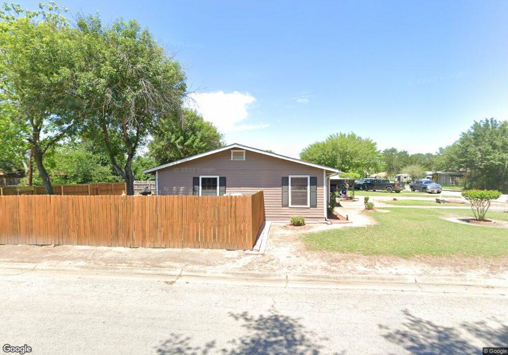 1301 Retama St, Beeville, TX 78102 - photo 1