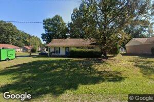 10428 Riverbend Dr, Moss Point, MS 39562