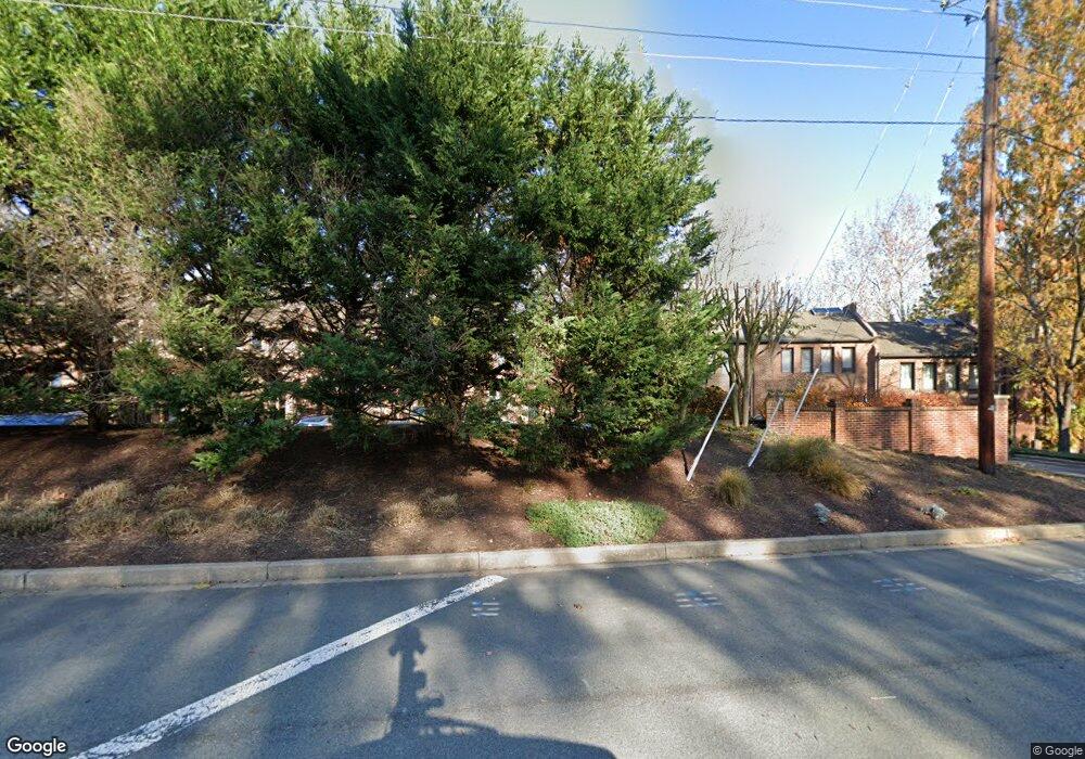 7513 Bradley Blvd, Bethesda, MD 20817 - photo 1