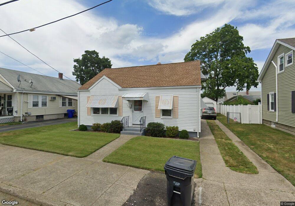 140 Whittier Rd, Pawtucket, RI 02861 - photo 1