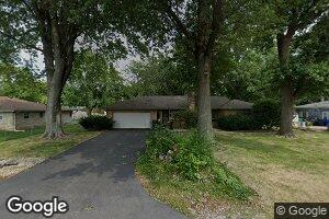 20 Barnes Dr, Decatur, IL 62526