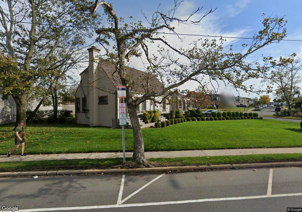 647 Franklin Ave, Franklin Square, NY 11010 - photo 1