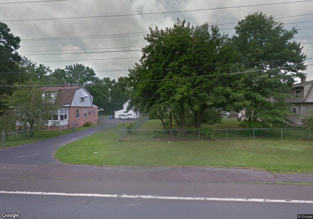 2215 Edgely Rd, Levittown, PA 19057 - photo 1