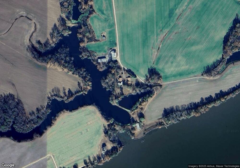 747 Brickhouse Landing Rd, West Point, VA 23181 - photo 1