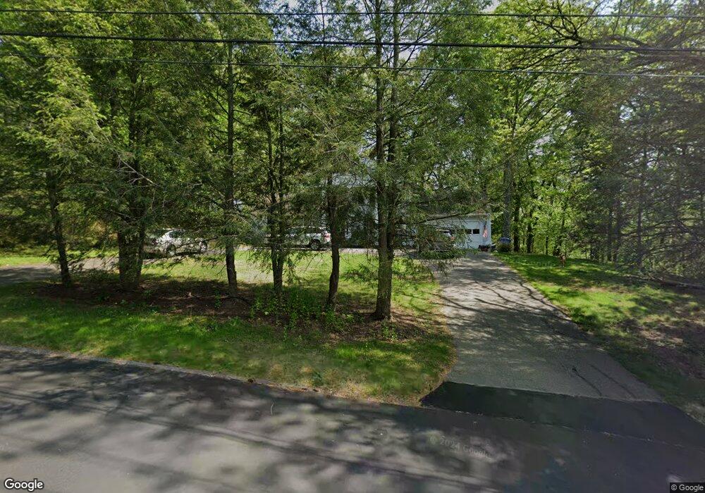 124 Oldfield Rd, Trumbull, CT 06611 - photo 1