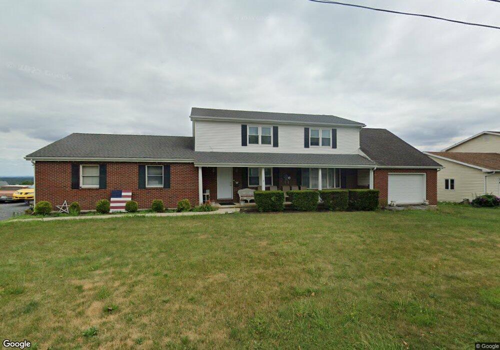 5460 Summit St, Whitehall, PA 18052 - photo 1
