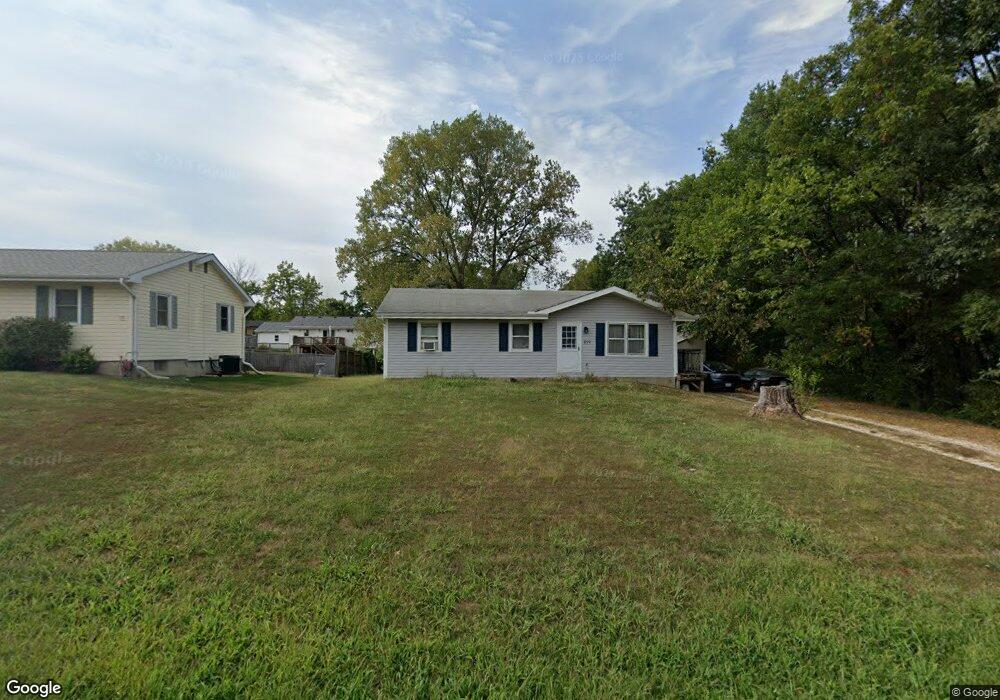 819 Holman Rd, Moberly, MO 65270 - photo 1