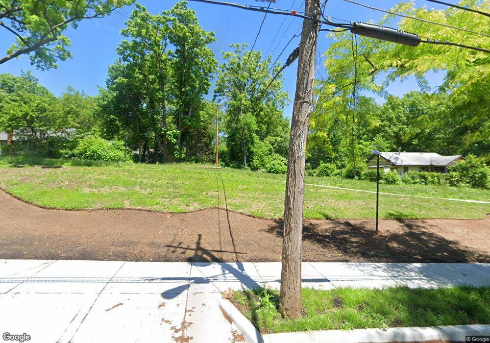 1910 E 57th St, Kansas City, MO 64130 - photo 1