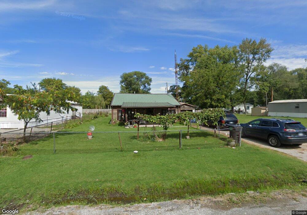 8907 Stowers Ln, Collinsville, IL 62234 - photo 1