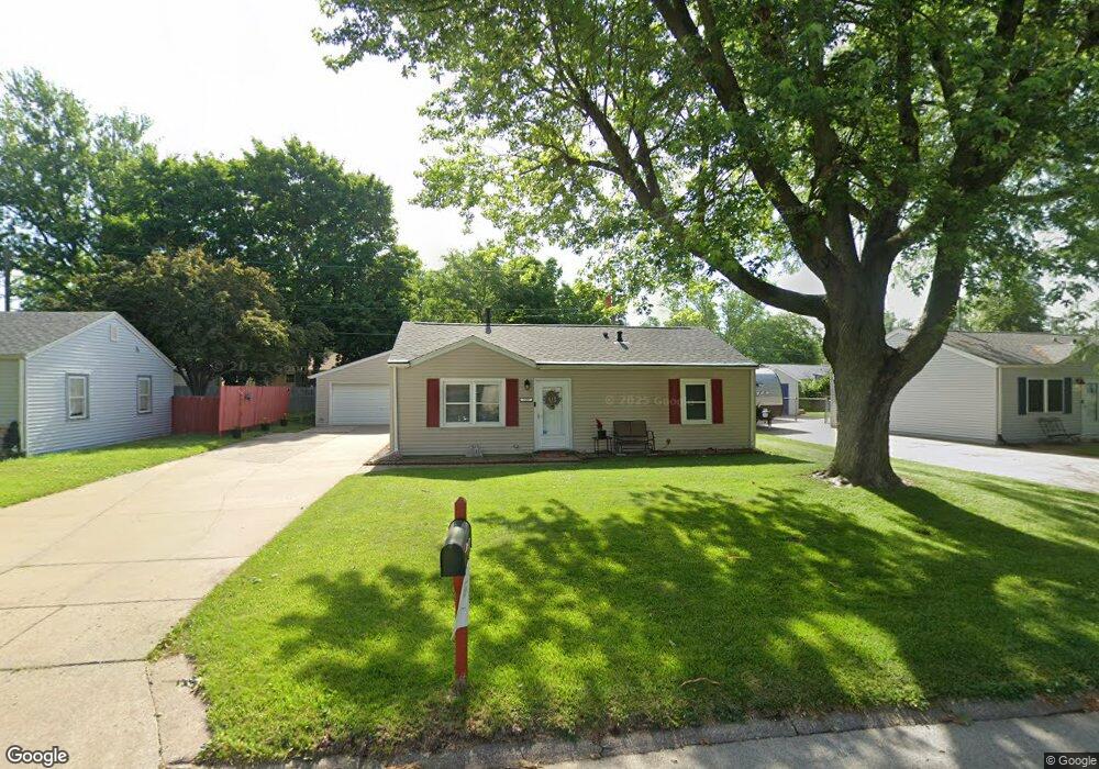 7107 N Oak St, Davenport, IA 52806 - photo 1