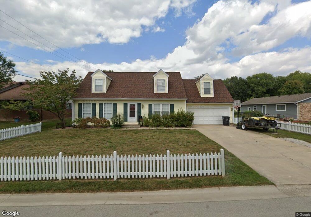 48 N Lakewood Dr, Effingham, IL 62401 - photo 1