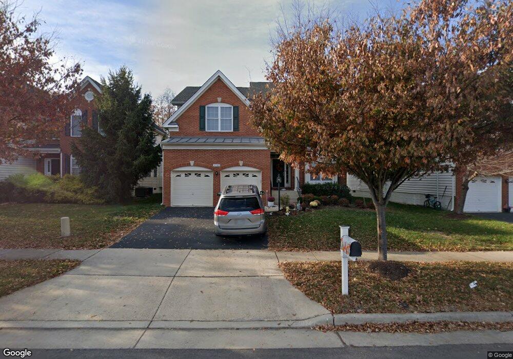 25185 Eisenhower Dr, Chantilly, VA 20152 - photo 1