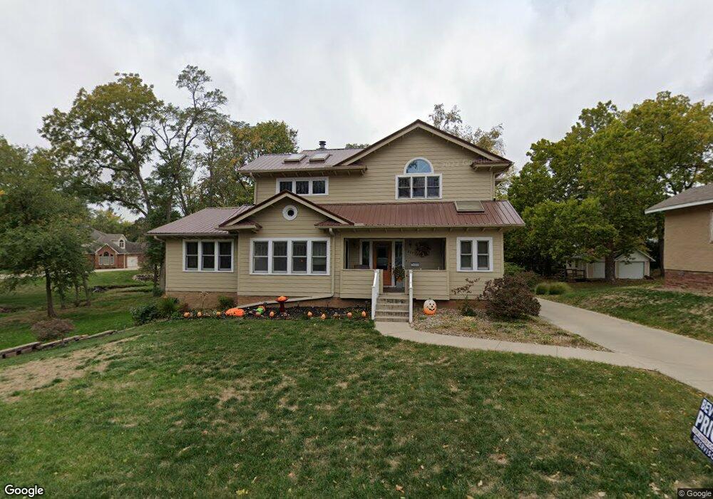 229 W 11th St S, Newton, IA 50208 - photo 1