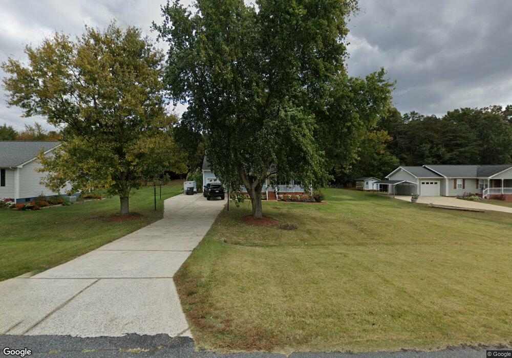 121 Hampton Glen Dr, Statesville, NC 28625 - photo 1