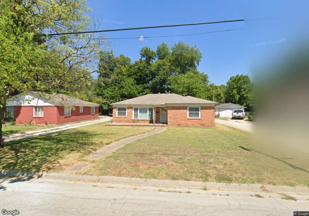 724 S Dixon St, Gainesville, TX 76240 - photo 1
