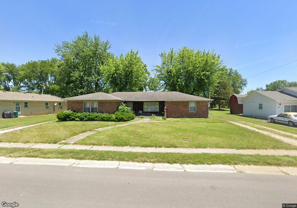 639 Simmons St, Plainfield, IN 46168 - photo 1