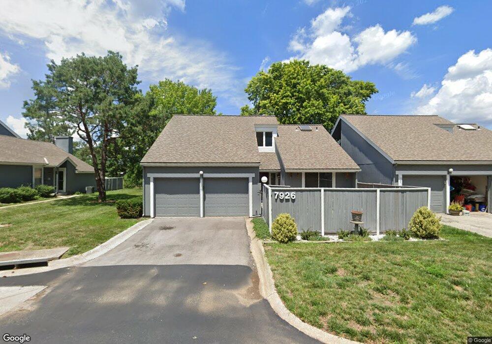 7926 Colony Ln, Lenexa, KS 66215 - photo 1