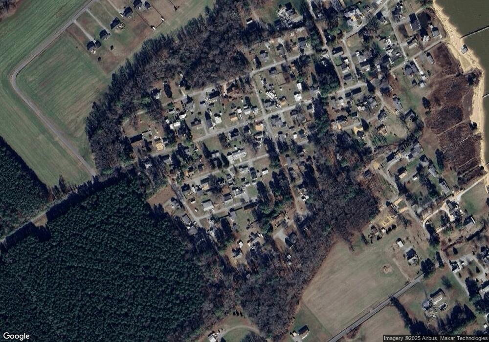 186 Waterview Dr, Dunnsville, VA 22454 - photo 1