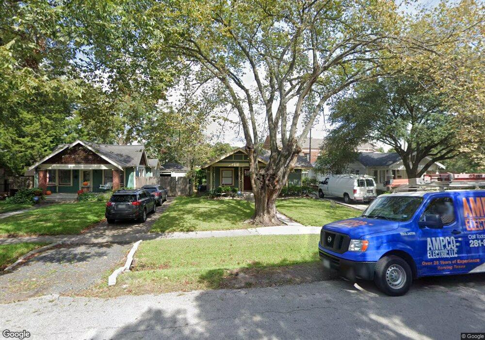 739 E 13th 1/2 St, Houston, TX 77008 - photo 1