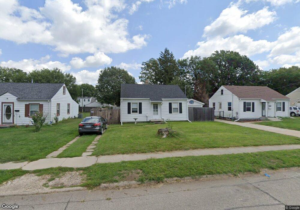 3923 57th St, Des Moines, IA 50310 - photo 1