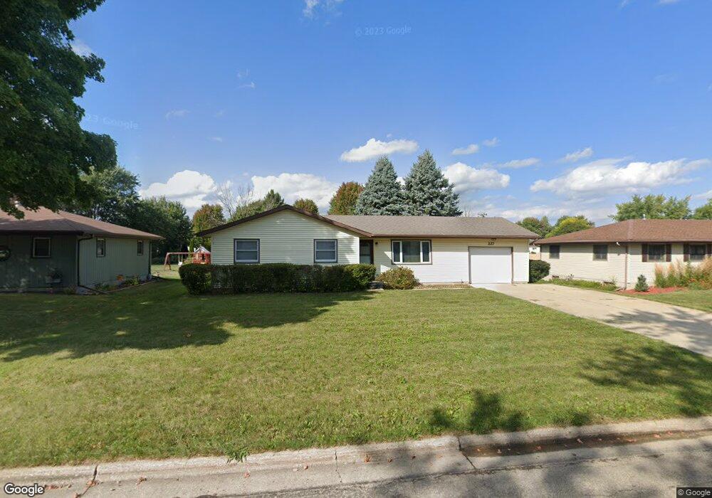 227 Lincoln St, Brooklyn, WI 53521 - photo 1