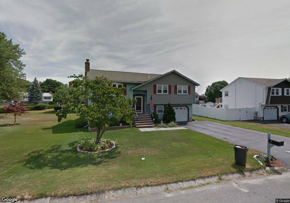 8 Brae Cir, Woburn, MA 01801 - photo 1