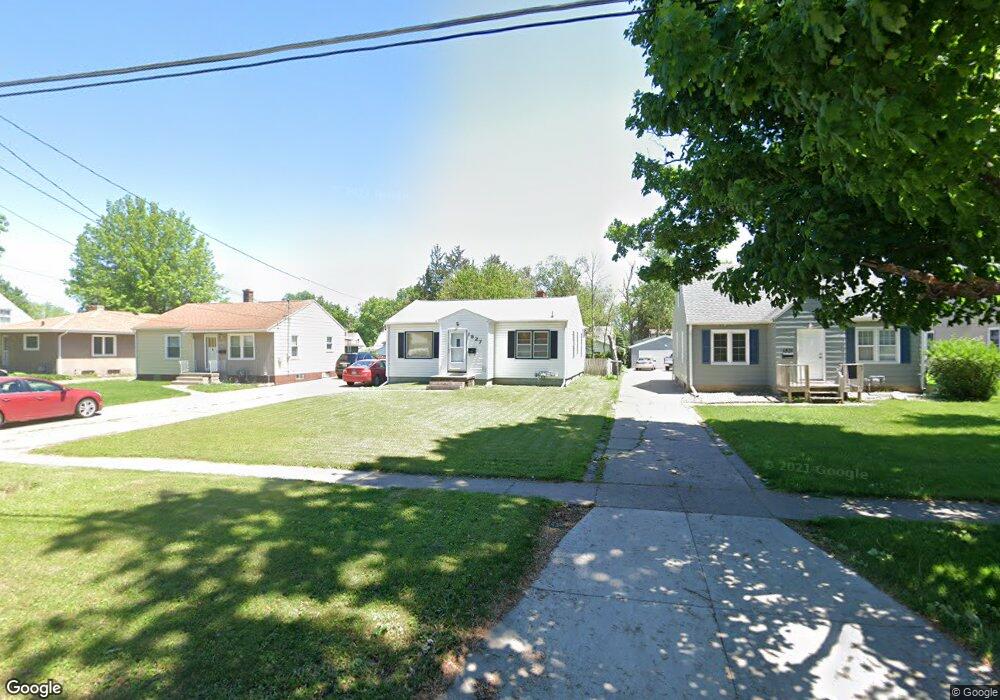 1827 W 6th St, Waterloo, IA 50702 - photo 1