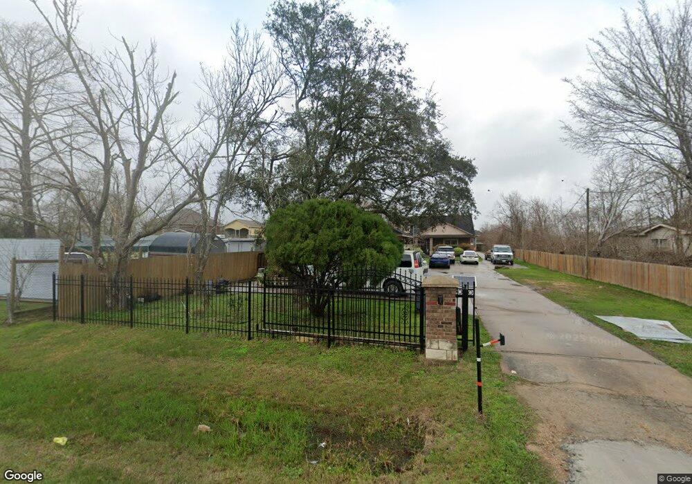 4720 Quail Run Dr N, Alvin, TX 77511 - photo 1