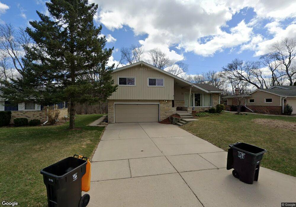12105 W Diane Dr, Milwaukee, WI 53226 - photo 1