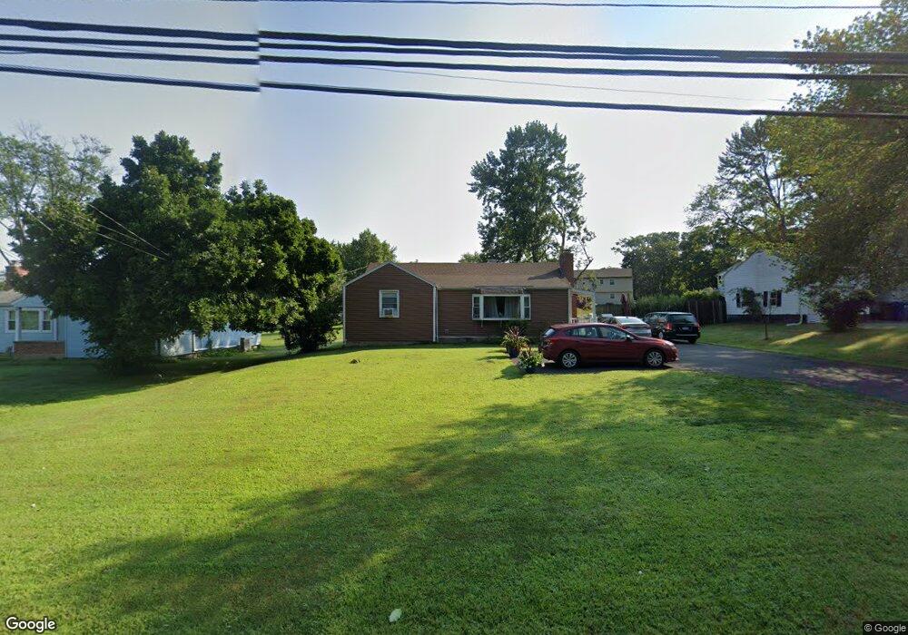 586 Bloomfield Ave, Windsor, CT 06095 - photo 1