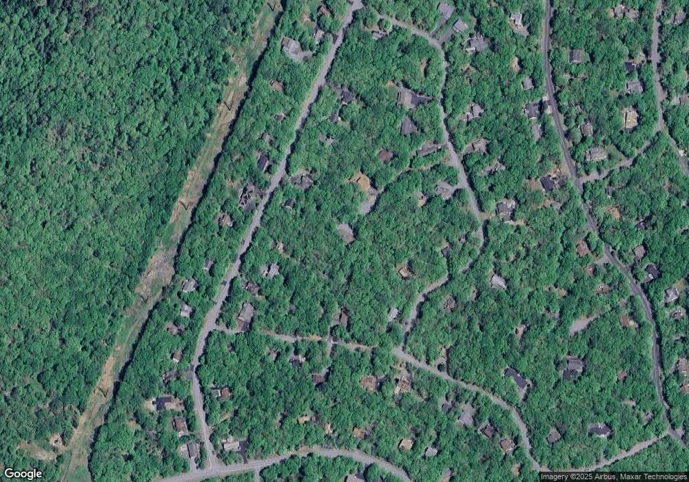 808 Surrey Ct W, Hawley, PA 18428 - photo 1