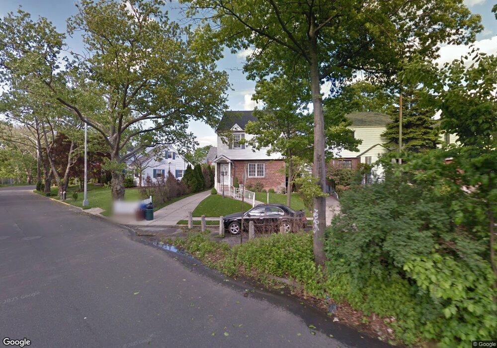 1323 Parsons Blvd, Whitestone, NY 11357 - photo 1