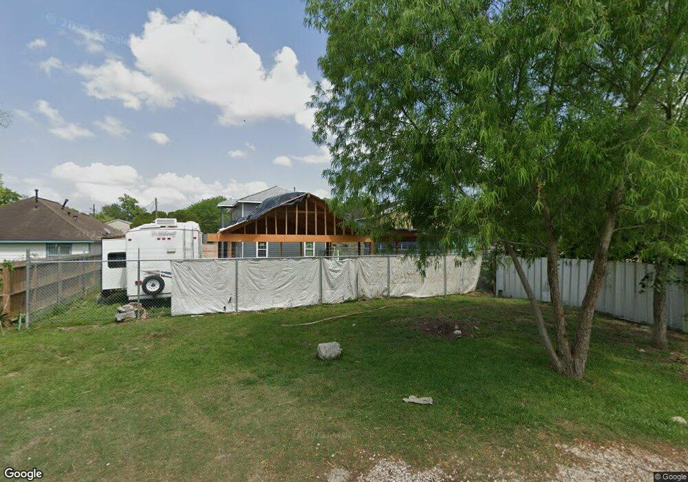 10211 Raymondville Rd, Houston, TX 77093 - photo 1
