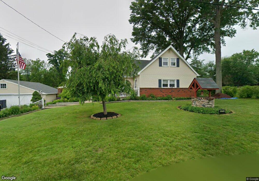 2070 Willow Ln, Furlong, PA 18925 - photo 1