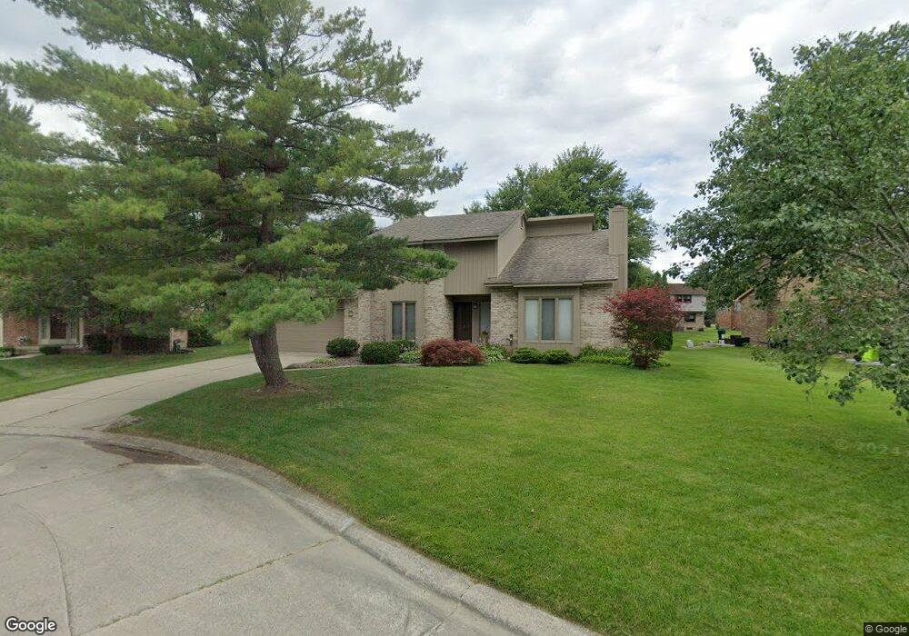 2242 Kolomyia Ct, West Bloomfield, MI 48324 - photo 1