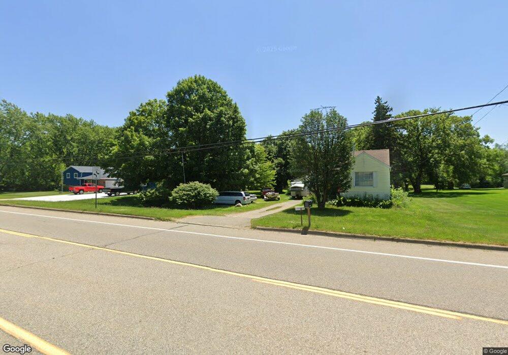 9012 E Richfield Rd, Davison, MI 48423 - photo 1