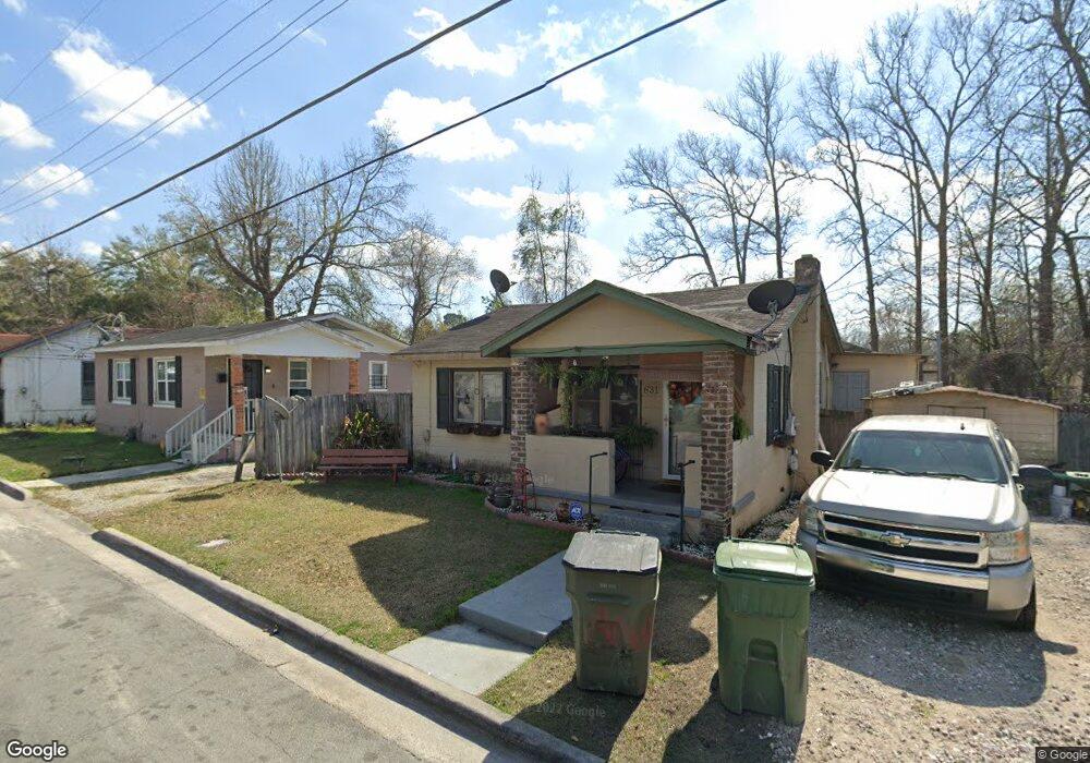 631 W 48th St, Savannah, GA 31405 - photo 1