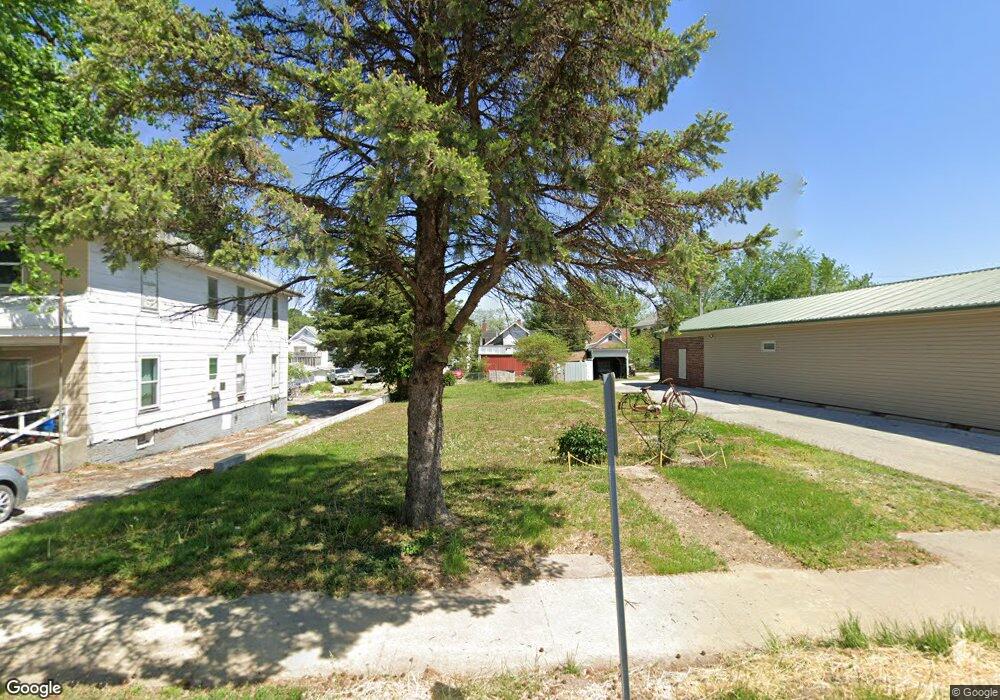 825 W Rollins St, Moberly, MO 65270 - photo 1