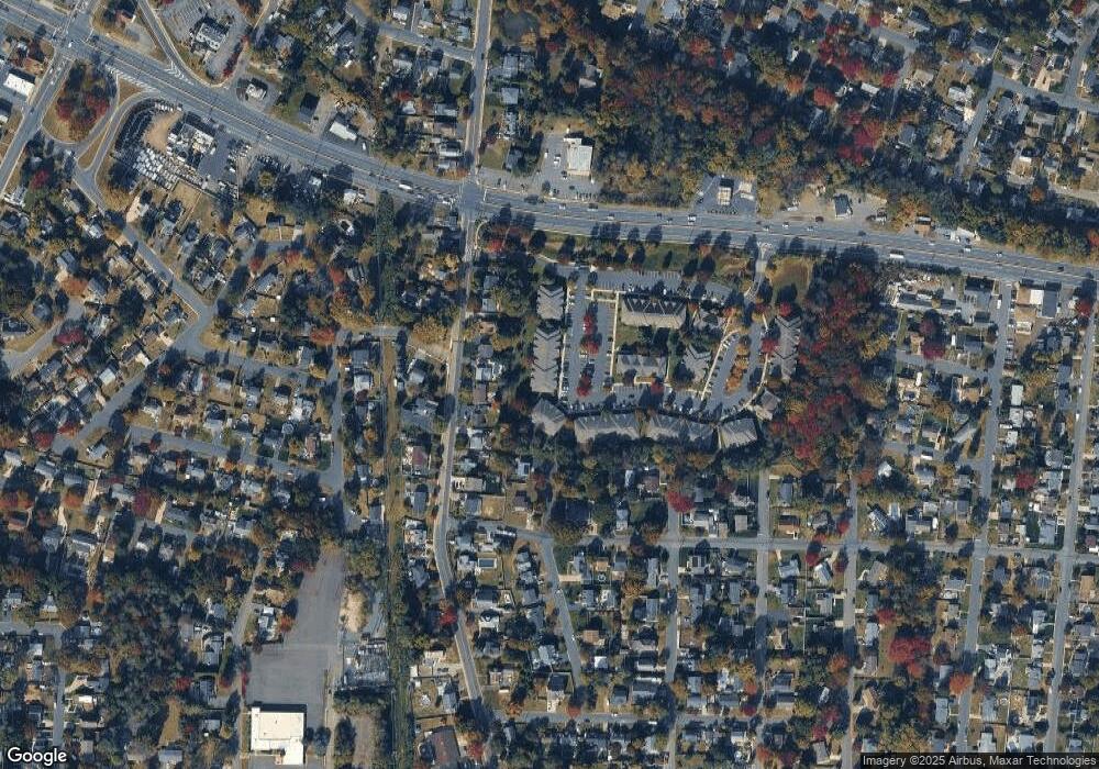 226 Wedgewood Cir, Belford, NJ 07718 - photo 1