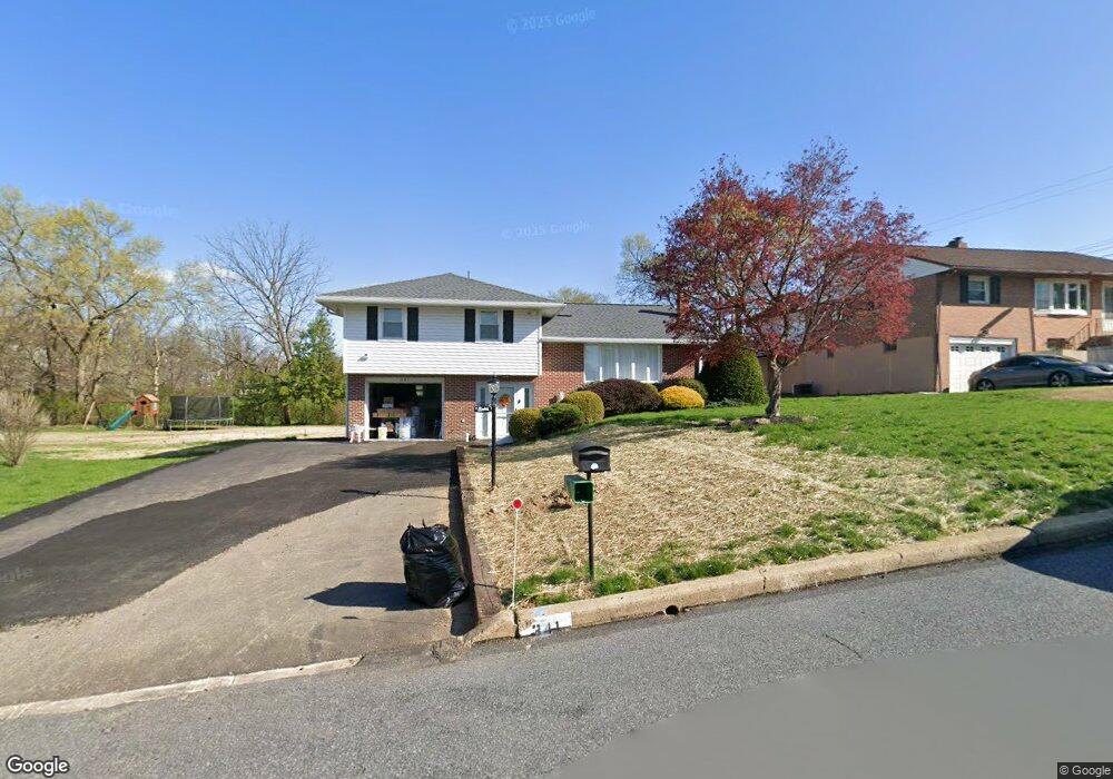 341 Beach St, Reading, PA 19605 - photo 1