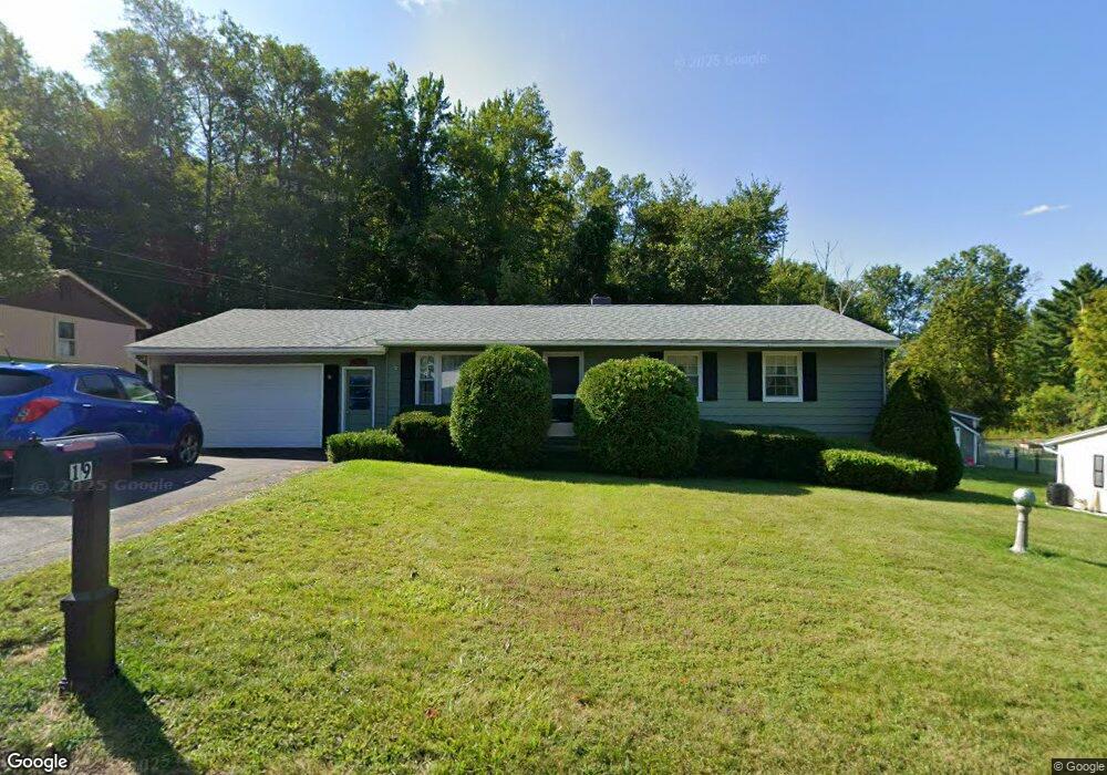 19 Arnold Ave, Adams, MA 01220 - photo 1