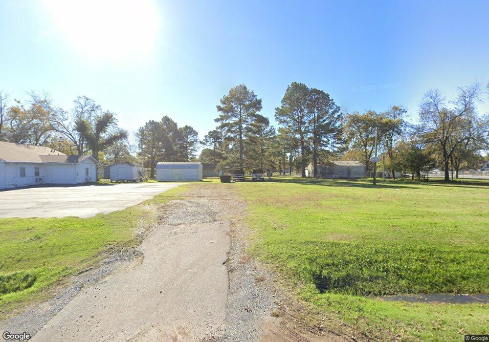 914 E 1st St, Stuttgart, AR 72160 - photo 1