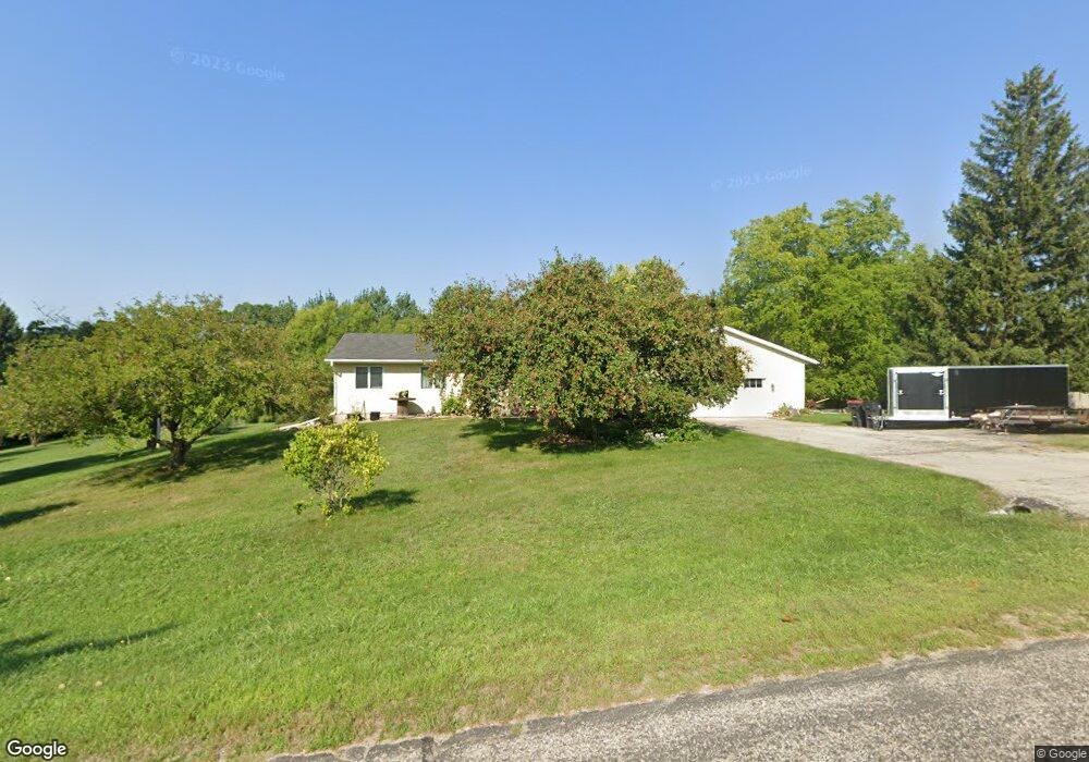 7917 N Robert Dr, Evansville, WI 53536 - photo 1