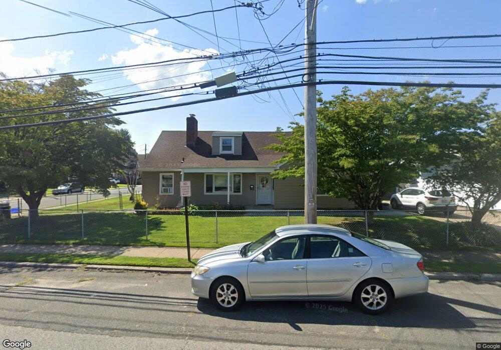 120 Elm Ave unit Upper, Glen Cove, NY 11542 - photo 1