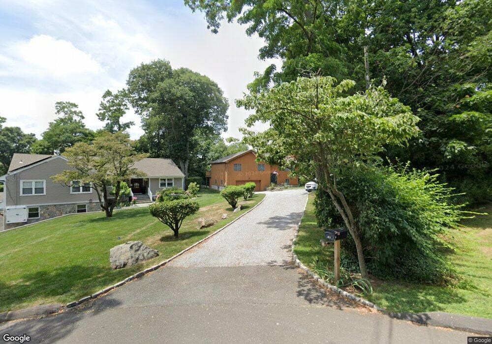 13 Greenway Dr, Greenwich, CT 06831 - photo 1