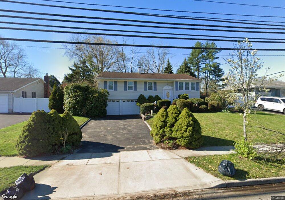 94 New Hwy, ComMacK, NY 11725 - photo 1