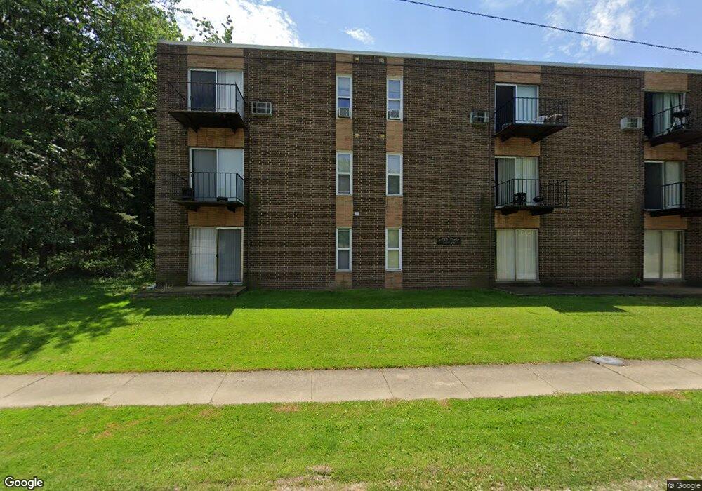 20008 Clare Ave unit 211, Maple Heights, OH 44137 - photo 1