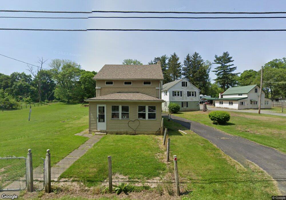 2572 E Main St, Douglassville, PA 19518 - photo 1