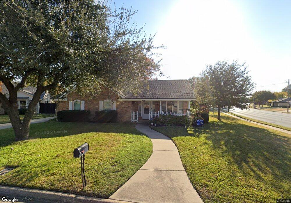 209 Stratford Ct, Hurst, TX 76054 - photo 1