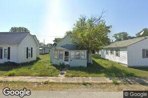 406 S Adams St, Oblong, IL 62449